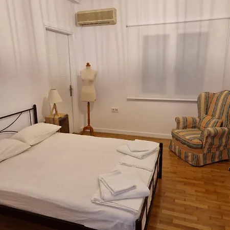 Apartamento Anna's Politiká