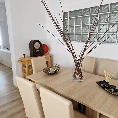 Anna's Apartamento Politiká